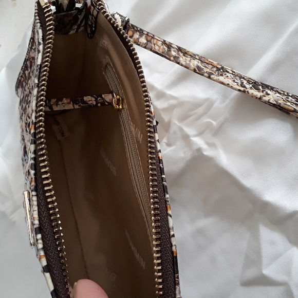 Brahmin Bags Nwt Brahmin Daisy Wristlet Poshmark